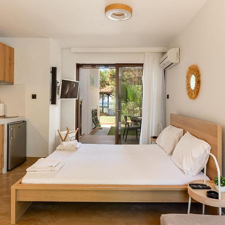 Alkis Guest House By Aegiankazarte Kapotidhes Esterno foto