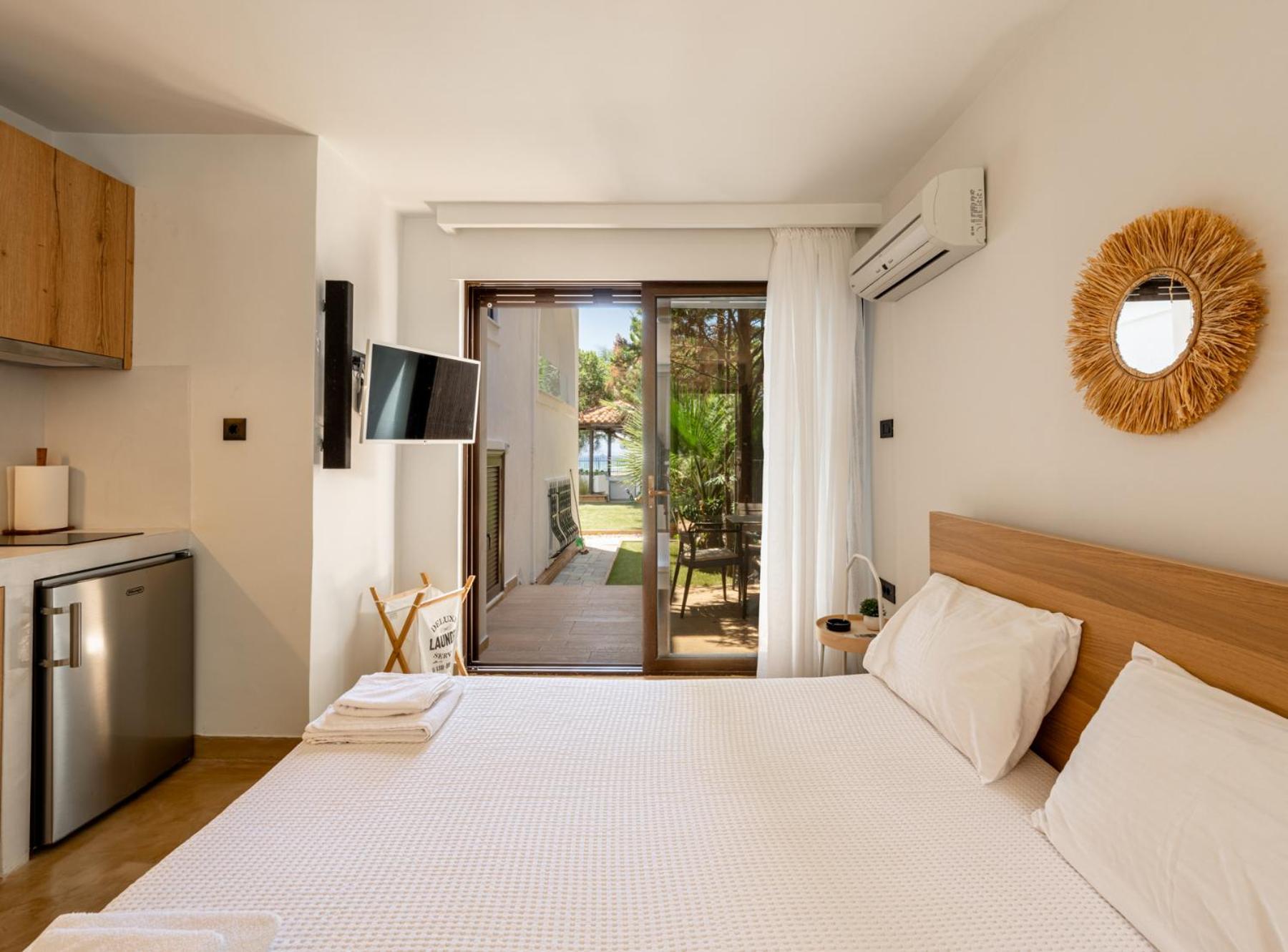 Alkis Guest House By Aegiankazarte Kapotidhes Esterno foto