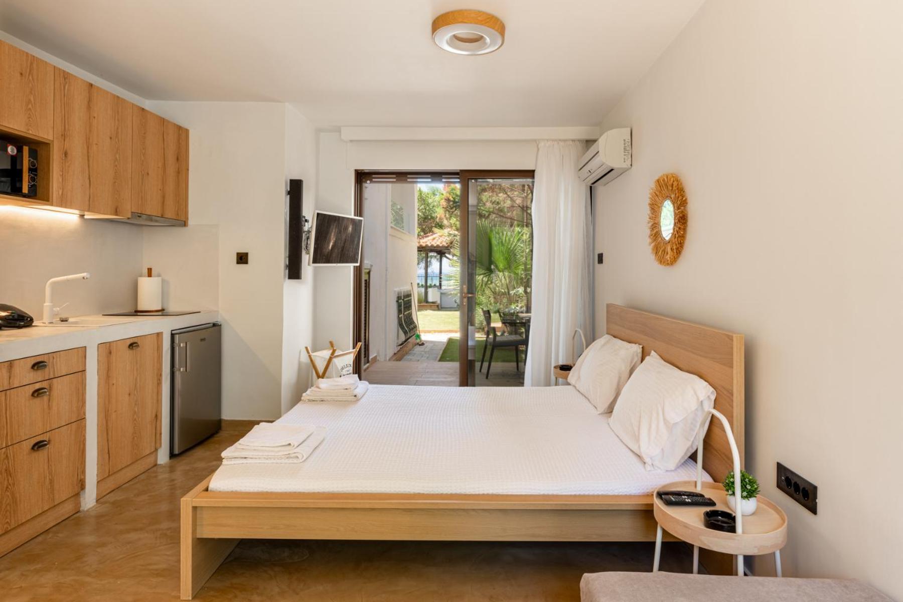 Alkis Guest House By Aegiankazarte Kapotidhes Esterno foto